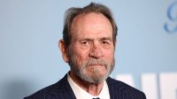 80-годишният Томи Лий Джоунс с рядка поява на червения килим