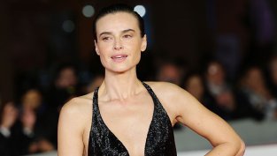 Актриса, избрана да изиграе Богородица в продължението на „Страстите Христови“ на Мел Гибсън, предизвиква гняв