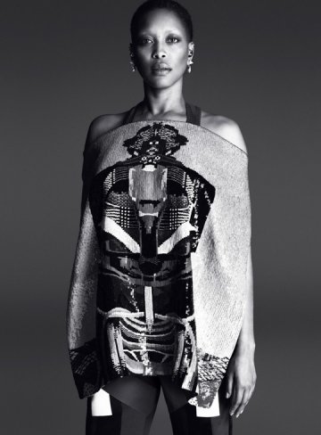 Ерика Баду в рекламната камапния на Givenchy SS 2014 Снимка: Givenchy