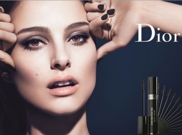 Фотошопът попречи на Dior да продава спиралата си в Англия. Снимка: Dior