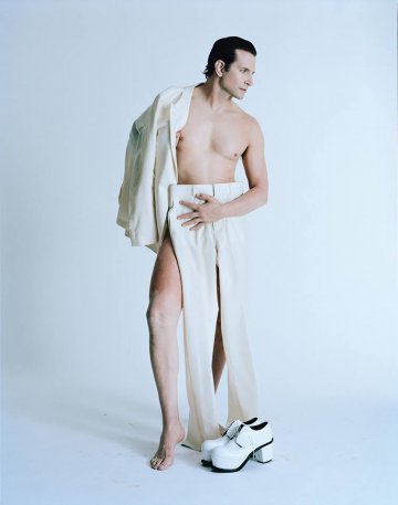 Снимка: Tim Walker/ W Magazine