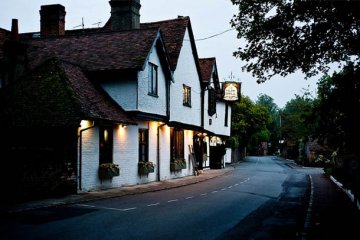 Снимка: loseweightandgainhealth.com; Хотел „Olde Bell“, Англия