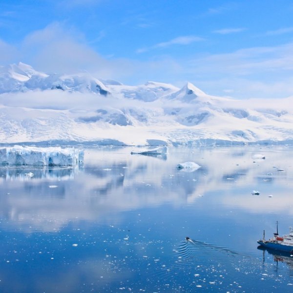Снимка: afar.comДа видите ледения Рай на АнтарктикаПредлагат се 1-седмични круиз, експедиции до ледения континент - една наистина оригинална възможност за пътешествие.  