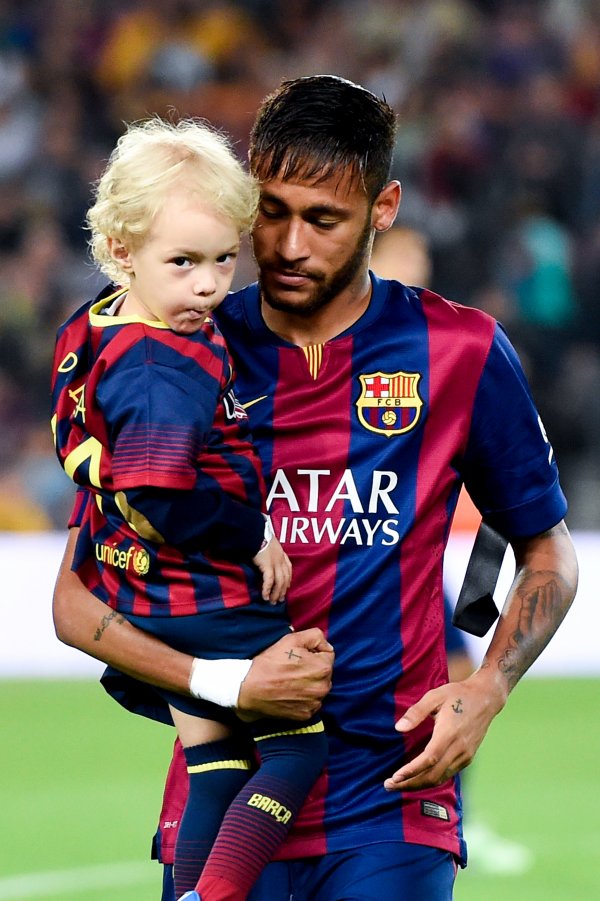 Неймар със сина си Давид; Снимка: Getty Images