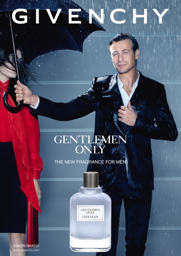 Снимка: GivenchyАвстралийският актьор Саймън Бейър от сериала "Менталистът" е лице на мъжкия аромат на Givenchy - Gentlemen Only.