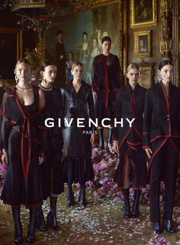 Снимка: Givenchy 