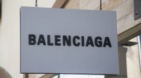 Тъжни деца и плюшени мечета като секс играчки – скандалната реклама на Balenciaga