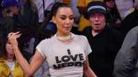 Ким Кардашян шокира феновете с обръснатата си глава