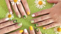 Пролетен маникюр – флорални идеи за красиви нокти