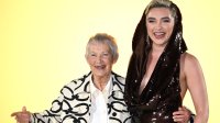 Сладко: Флорънс Пю заведе любимата си баба на звездната си премиера