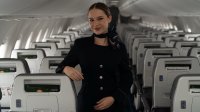 Те превърнаха самолета в моден подиум: Аделина Кехайова  от &bdquo;България Еър&ldquo; за хита, покорил TikTok