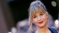 Холивудски блясък – Дженифър Лорънс ще си слага силикон в бюста 