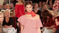 Сбогом, скучни дрехи – лятото е време за каре