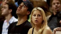 Бременната Анна Курникова показа наедряло коремче