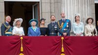 Кои кралски особи имат забрана за балкона на Бъкингам?