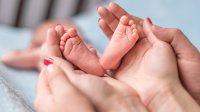 Джулиана Гани показа първите мигове на бебето след изписването 
