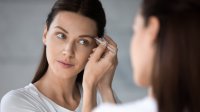 Урок по красота – как да оформите веждите като професионалист