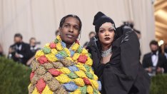 С тежка охрана &ndash; Риана и A$AP Rocky с първо излизане след стрелбата в дома им