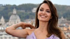 Не, класата няма сезон – Анджелина Джоли го доказва!