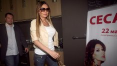 Цеца Величкович показва перфектни извивки по бански 