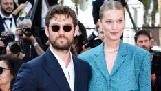 Тони Гарн се омъжи в Гърция в ефирна рокля на Elie Saab