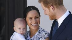 Меган и Хари напускат кралското семейство. Отлитат за Северна Америка