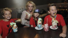 Нова драма: Бащата на Бритни посягал на синовете ѝ