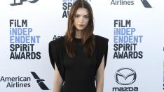 Емили Ратайковски с нова прическа 