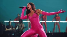 Фенове бяха ранени по време на концерт на Дуа Липа