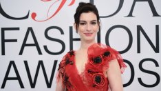 Ужасяващ момент – Ан Хатауей била принудена да целува 10 мъже заради роля