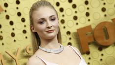 Софи Търнър разкрива как се грижи за кожата си 