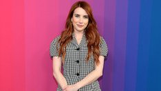 Чар или бедствие – Ема Робъртс не мие косата си по време на ваканция