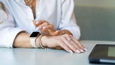 Маникюр за офиса – кои цветове са подходящи за работа