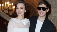 Кийра Найтли направи рядка поява със съпруга си Джеймс Райтън на шоуто на Chanel