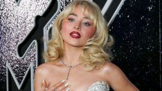 Сабрина Карпентър се премени в ретро рокля, носена от Мадона преди повече от 30 години