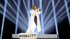 Обувки 2022: Дженифър Лопес е на много високо ниво