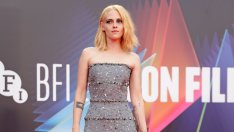 Като истинска Даяна: Кристен Стюарт с Chanel на червения килим