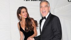 Амал Клуни показа стройните си крака в микрокъси панталонки