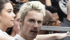 Майката на Джъстин Бийбър – недоволна. Певецът с нов татус