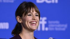 Дженифър Гарнър: Вече уча сина си как да се грижи за кожата си