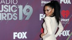 Никол Шерцингер в страната на чудесата - изцяло в бяло