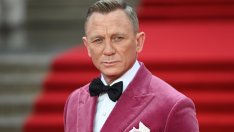 Джеймс Бонд е жив!