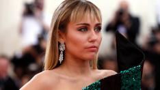 Майли доведе новия си на семейна вечеря