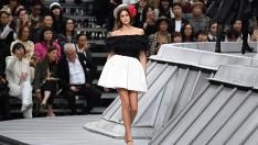 Новото модно поколение: Как Кая Гербер се грижи за кожата си