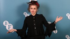 Хелена Бонъм Картър: Писна ми обществото да се фокусира върху остаряването