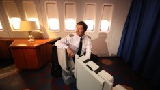 Джон Траволта с лиценз за управление на още един самолет 