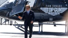 Том Круз кацна с хеликоптер на премиерата на „Топ Гън: Маверик“