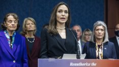 Разплаканата Анджелина развълнува целия свят