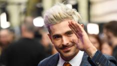 Зак Ефрон се сгоди след тримесечна връзка?