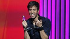 Време за игра! Енрике Иглесиас и малката Луси